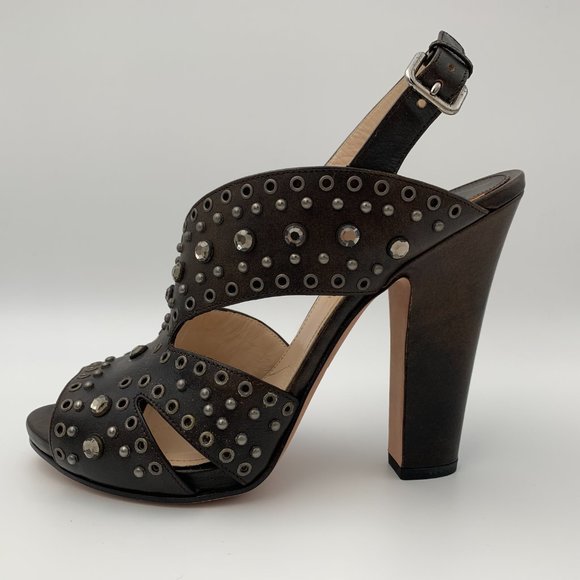 Prada Vitello Vintage Leather Studded Sandals size 10/40 NWT - Picture 1 of 5